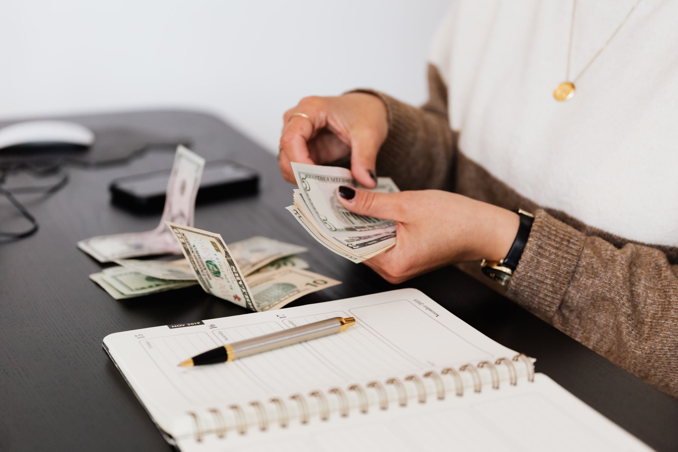 Family budgeting with offset and redraw options