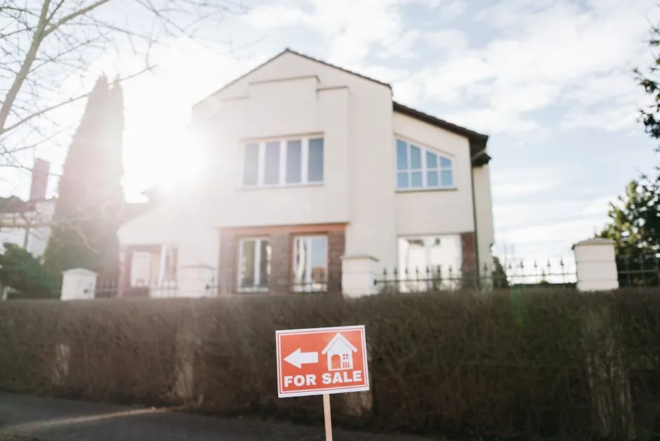 Lender specials April 2026: 10 live cashback, fee-waiver and loading-off offers