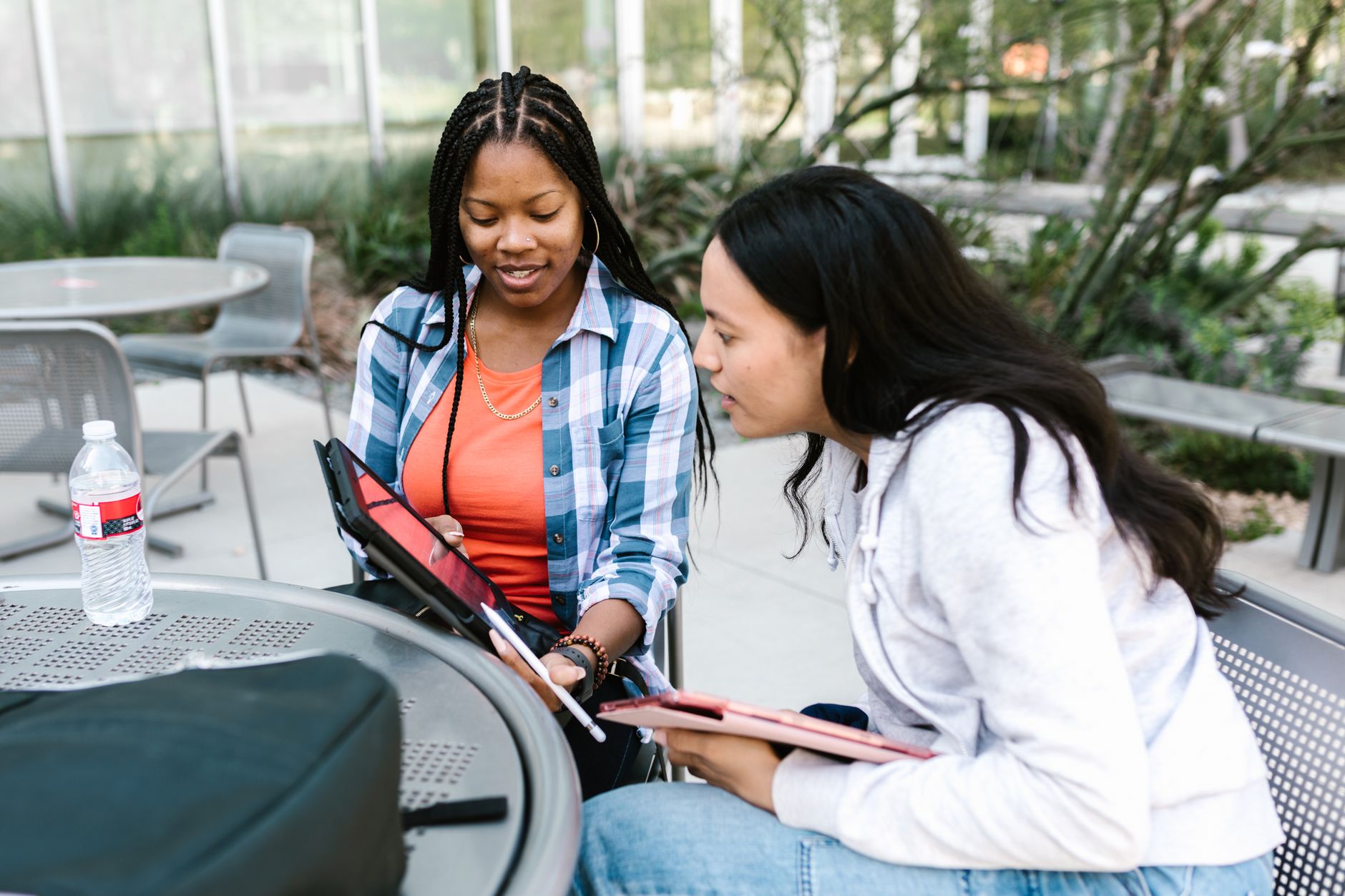 Buying with a Friend or Sibling in Australia: Joint Tenants vs Tenants in Common